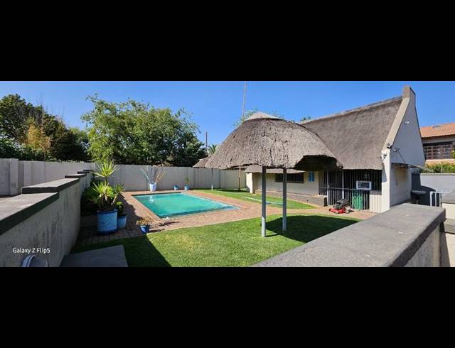 3 BEDROOM PROPERTY TO RENT IN GREENHILLS